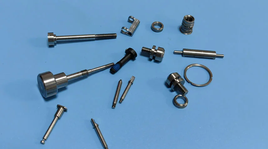 Materiales y Tratamiento de Superficie en Componentes Micro Mecanizados de Precisión CNC
