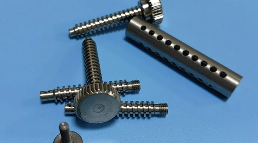 Beneficios del mecanizado de tornillos suizo con CNC