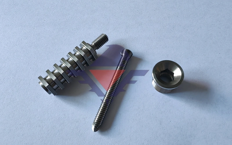 Productos personalizados de máquinas de tornillo de precisión para aplicaciones industriales complejas