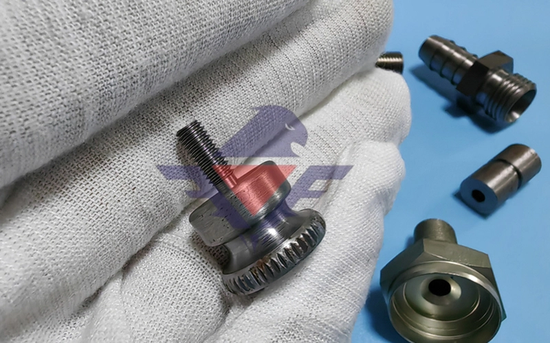 Nuestros Servicios de Mecanizado con Torno Suizo CNC