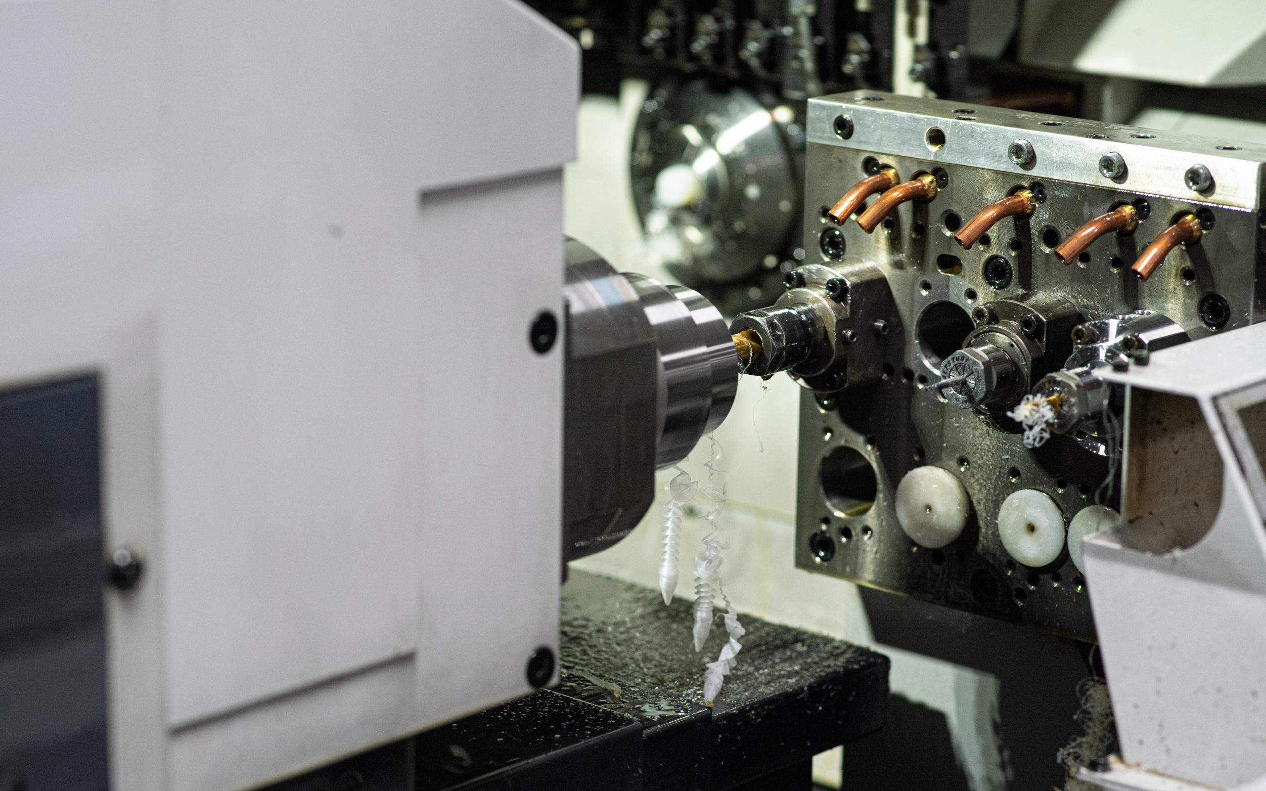 Fabricación de piezas de torneado CNC suizo personalizadas Piezas de torneado CNC suizo personalizadas con mecanizado de alta precisión para aplicaciones industriales y OEM