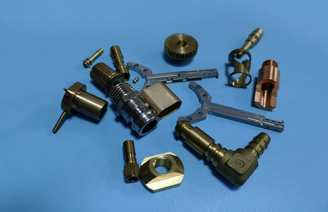 Conector mecanizado suizo