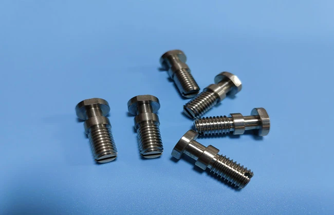 tuercas de precisión CNC