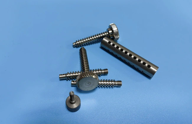 tornillos de precisión conductivos