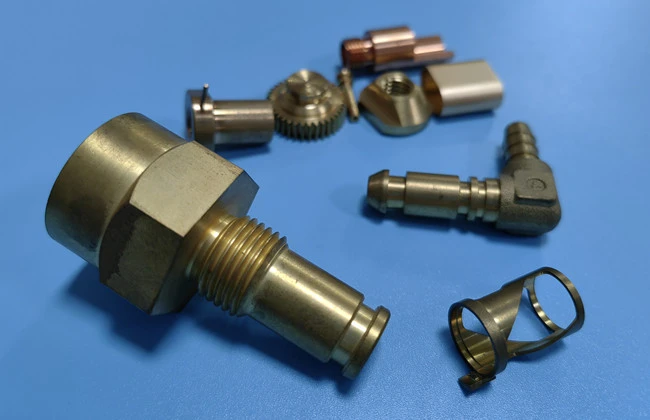 componentes de precisión para sistemas de fluidos