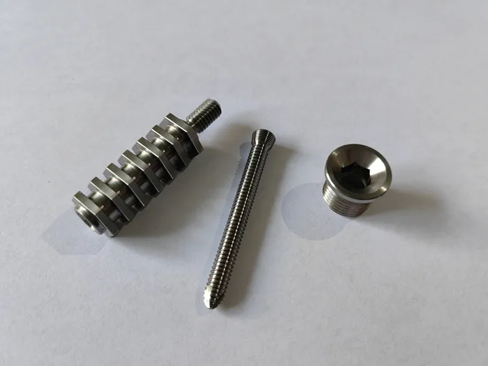 tornillos a medida