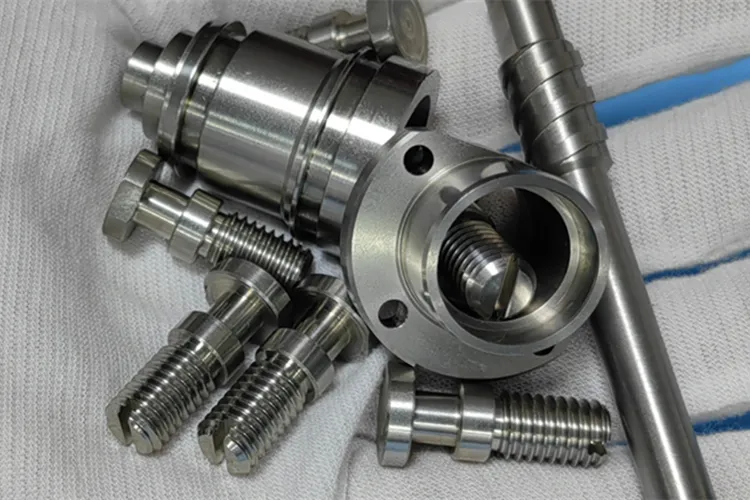 Tornillos de precisión de acero inoxidable de gran volumen y piezas de máquinas de tornillos