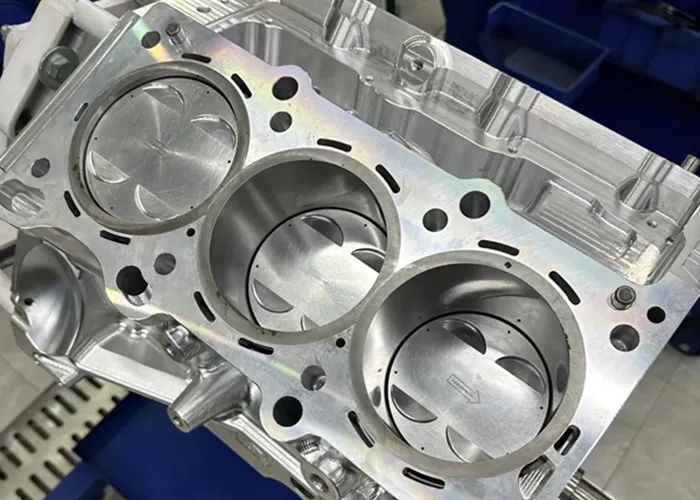 Mecanizado CNC Automotriz: La Guía Completa para la Fabricación de Precisión de Piezas de Automoción