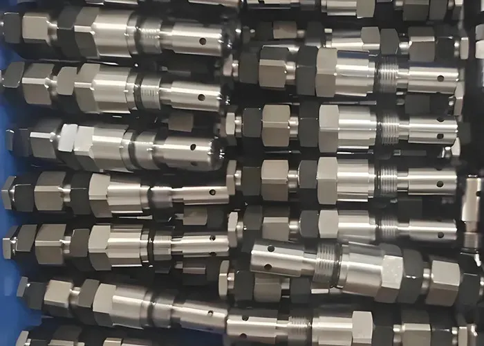 Mecanizado de bloques manifold CNC: Precisión de canales, diseño de sellado y selección de materiales