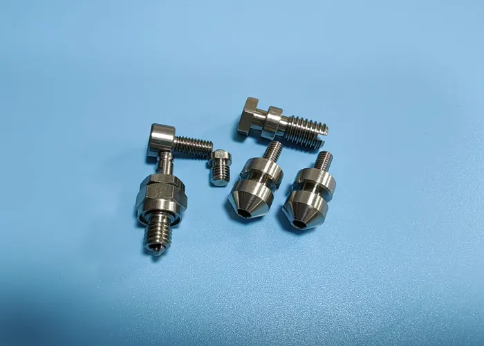 Cómo un fabricante profesional de tornillos y tuercas de acero inoxidable garantiza precisión y fiabilidad para los OEM industriales