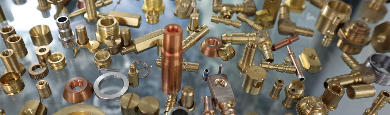 Bujes de precisión de latón de alta precisión fabricados mediante torneado CNC suizo para aplicaciones industriales y automotrices