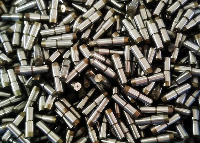 Mecanizado suizo para pasadores guía: guía de precisión para matrices, moldes y sistemas lineales