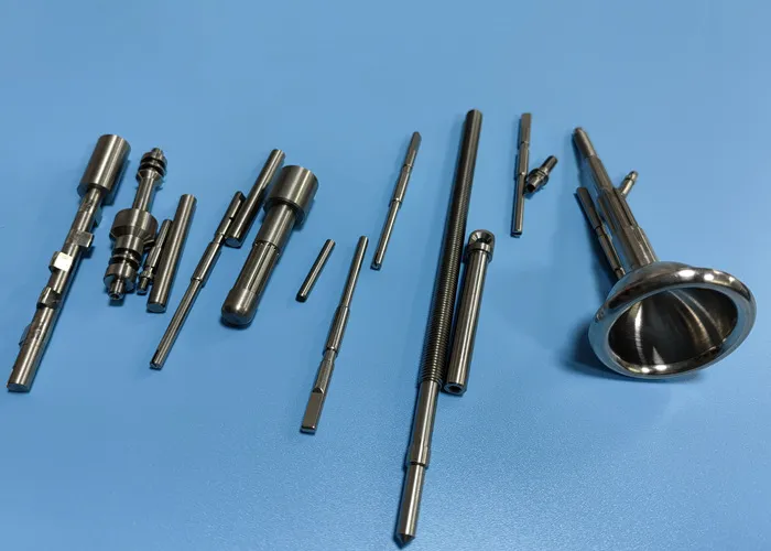 Mecanizado Suizo para Ejes en Miniatura: Torneado de Micro Precisión para Aplicaciones Médicas, Robóticas y Electrónicas